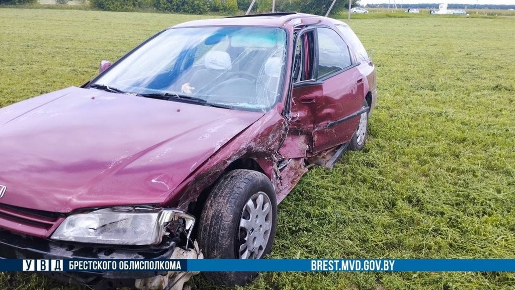 Сегодня под Брестом сильно столкнулись автомобили