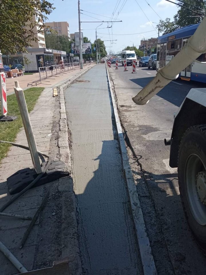 Бетонную «подушку» залили на остановочном пункте «МОПРа»