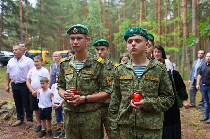 Памятный знак польским партизанам открыли в Ивановском районе