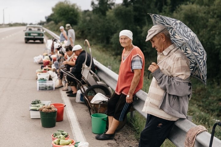 Чем торговля у дороги чревата для продавца и для покупателя?
