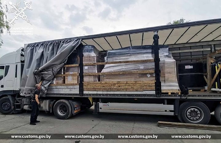 Подозрительно дешевые автозапчасти везли из Латвии в Беларусь. В чем подвох?