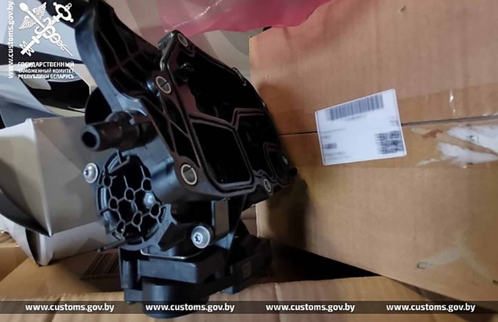 Подозрительно дешевые автозапчасти везли из Латвии в Беларусь. В чем подвох?