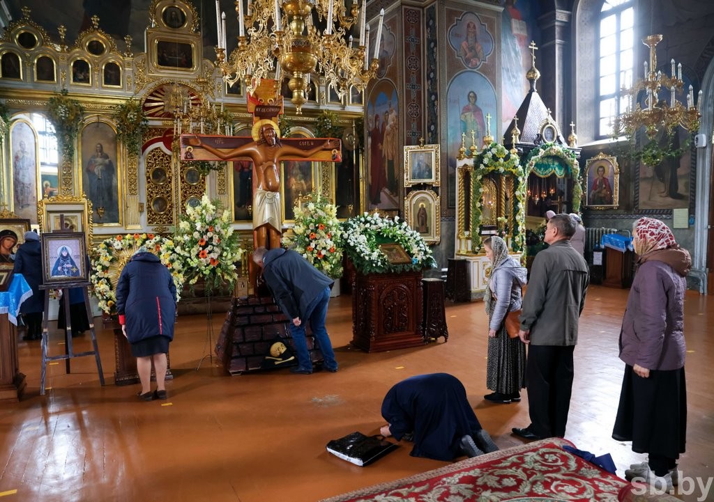 В Брестскую епархию привезли Годеновский крест