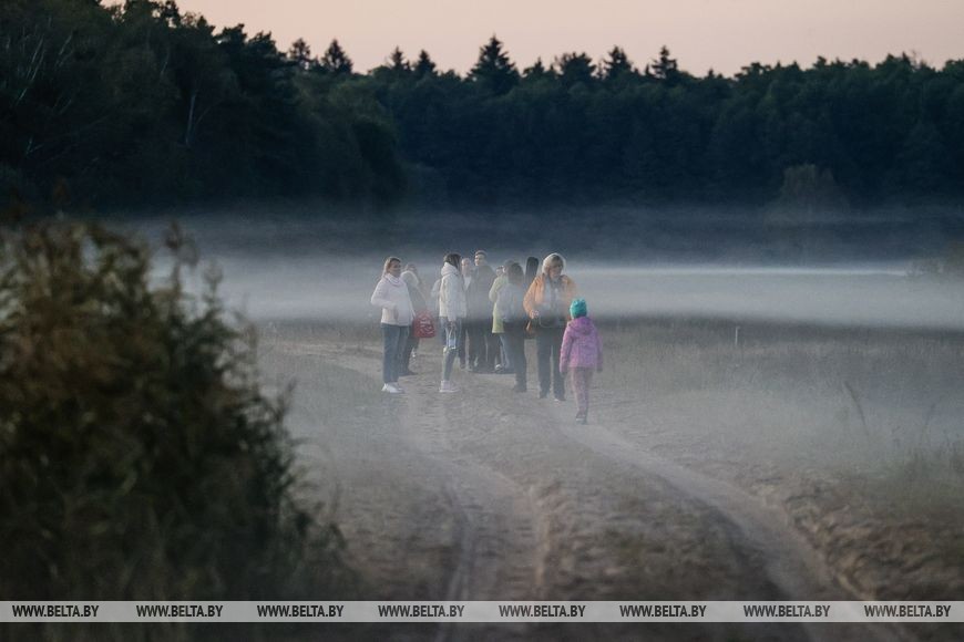 Рев оленей и бардовские песни у костра: послушать осень позвали туристов в Беловежской пуще