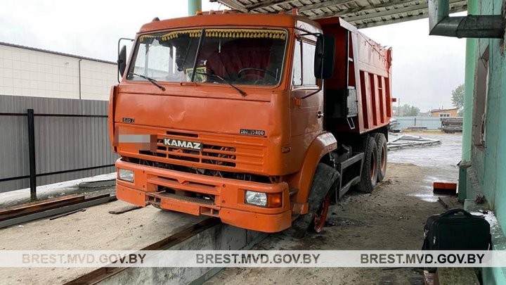 В Столинском районе угнали «КАМАЗ» и «УАЗ»