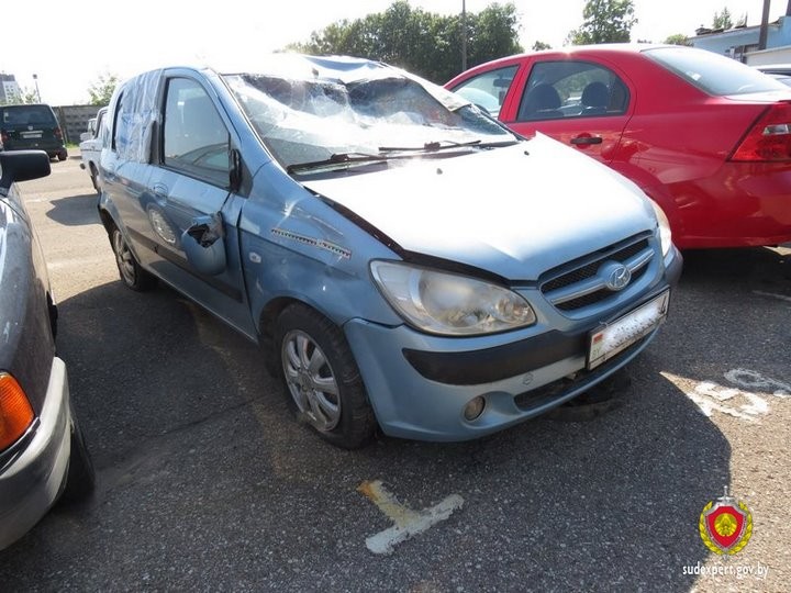 Белоруска отдала машину в ремонт на СТО, а забрала полностью разбитой: на ней перевернулся пьяный работник мастерской