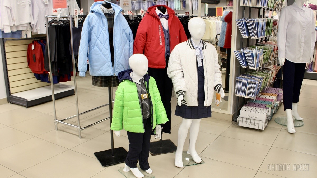 Здравствуй, школа! Собираемся к школе на третьем этаже брестского «ЦУМа»