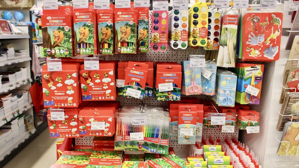 Здравствуй, школа! Собираемся к школе на третьем этаже брестского «ЦУМа»