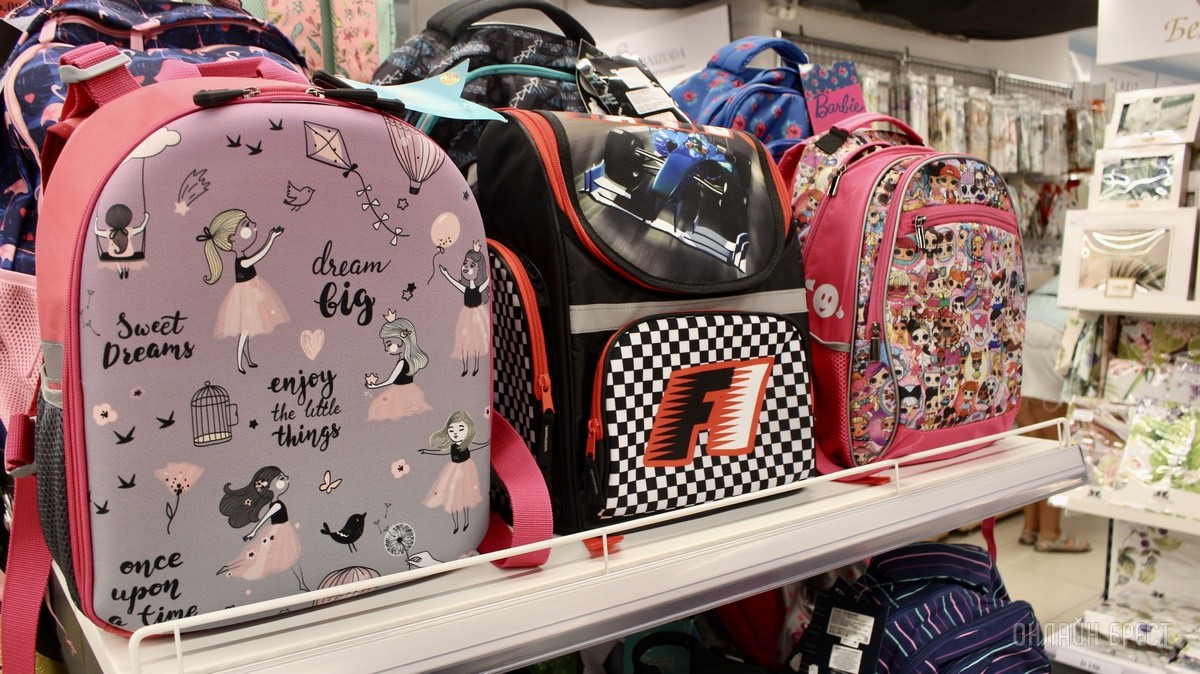 Здравствуй, школа! Собираемся к школе на третьем этаже брестского «ЦУМа»