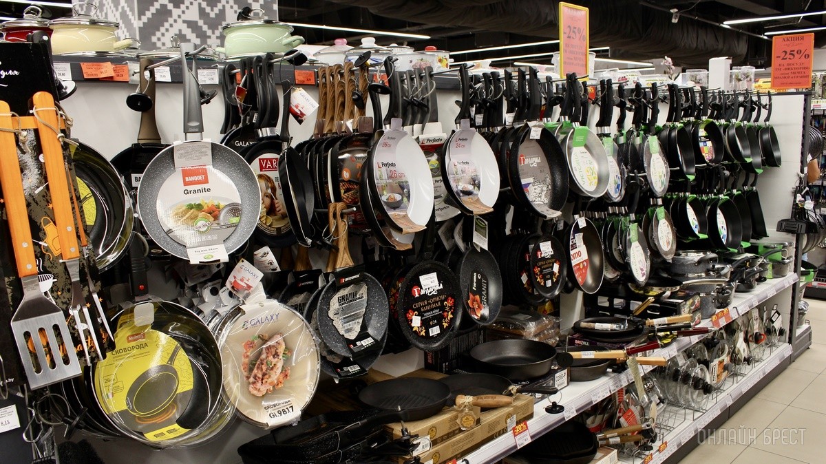 Здравствуй, школа! Собираемся к школе на третьем этаже брестского «ЦУМа»