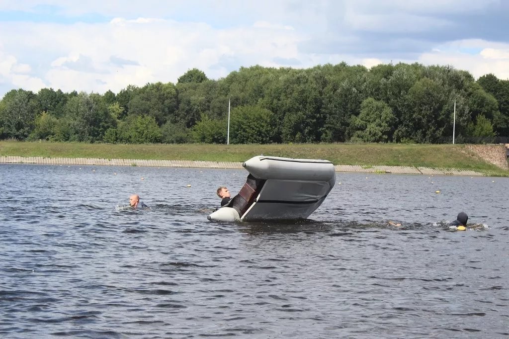 В Бресте на Гребном канале произошло «опрокидывание» лодки