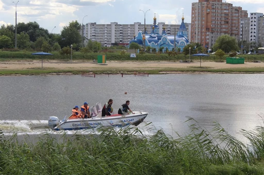 В Бресте на Гребном канале произошло «опрокидывание» лодки