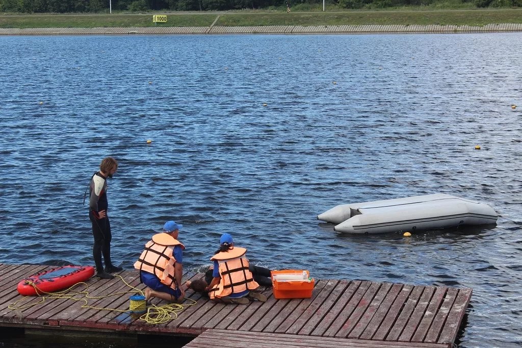 В Бресте на Гребном канале произошло «опрокидывание» лодки