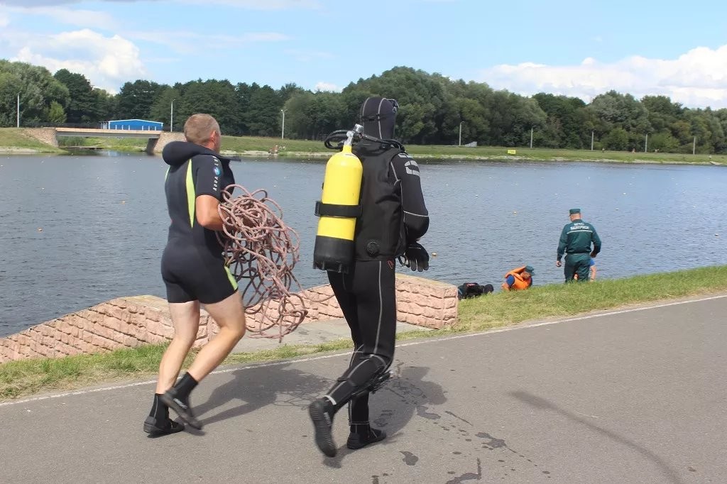 В Бресте на Гребном канале произошло «опрокидывание» лодки