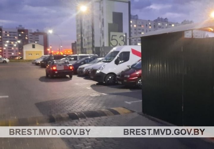 В Бресте 3-летний ребенок на велосипеде попал под машину