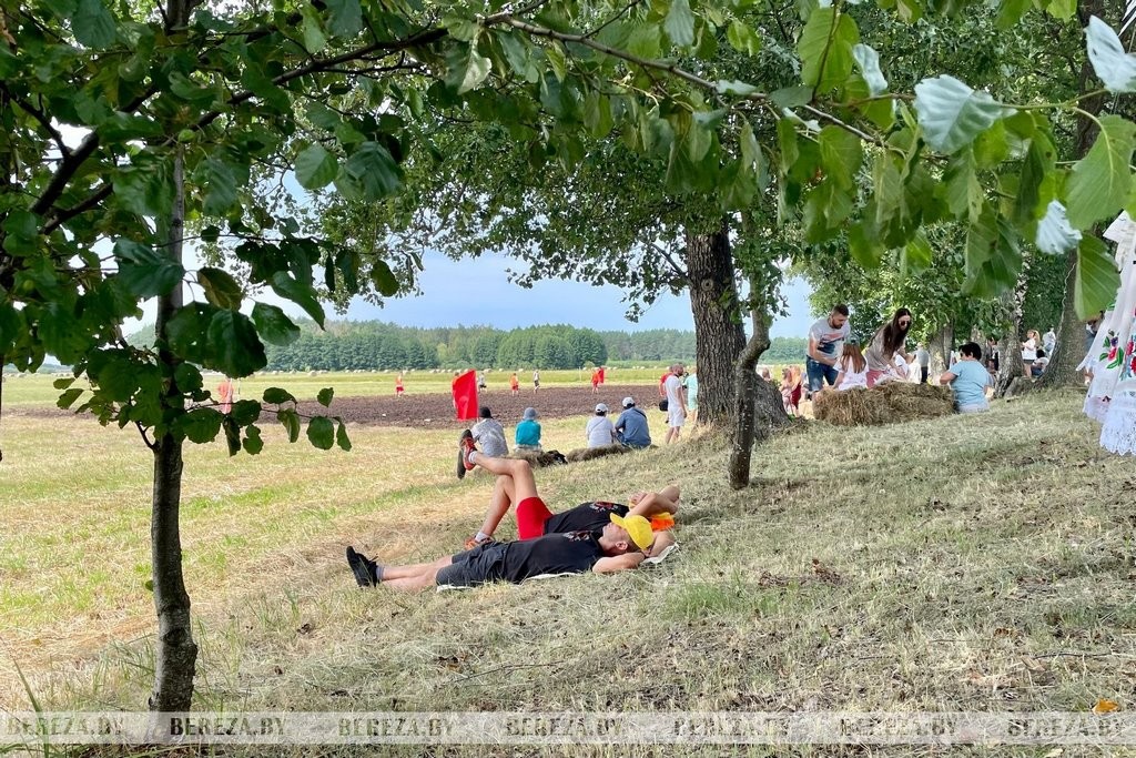 В деревне Высокое Березовского района состоялся экофестиваль «Споровские сенокосы – 2022»