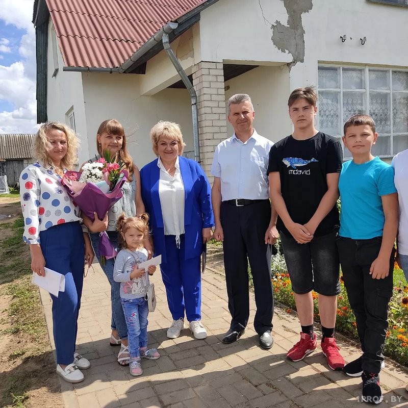 Подготовить детей к школе помогли многодетным семьям профсоюзы Брестчины