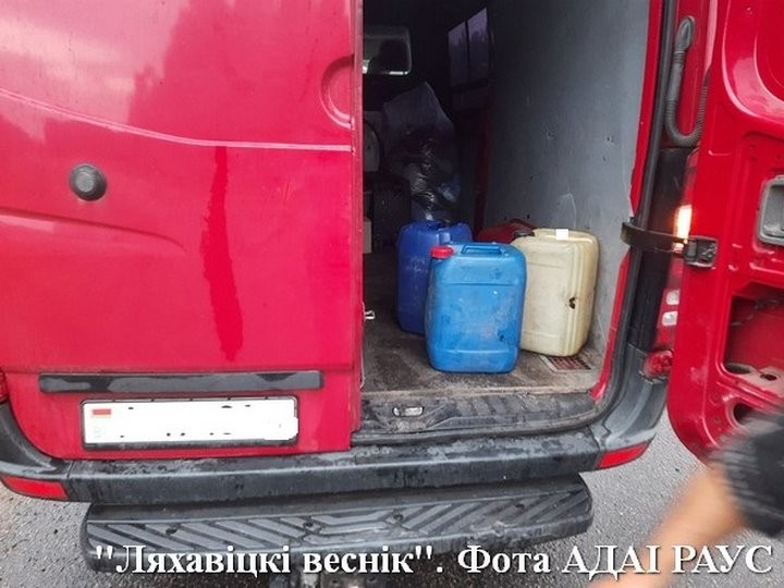 Жителя Барановичей с ворованным топливом задержали в Ляховичском районе
