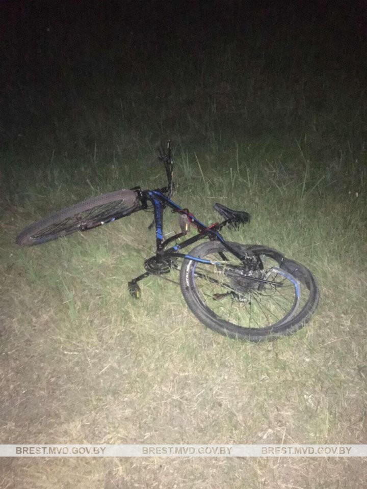 Пьяная женщина за рулем сбила пьяного велосипедиста в Ивацевичском районе