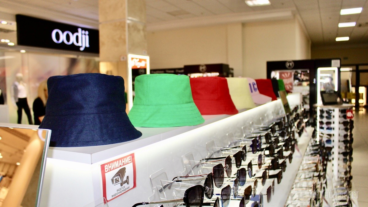 Распродажа солнцезащитных очков, кепок, шляп, панам и других летних головных уборов в магазинах «ШапОчкин» и «Noryalli» в Бресте