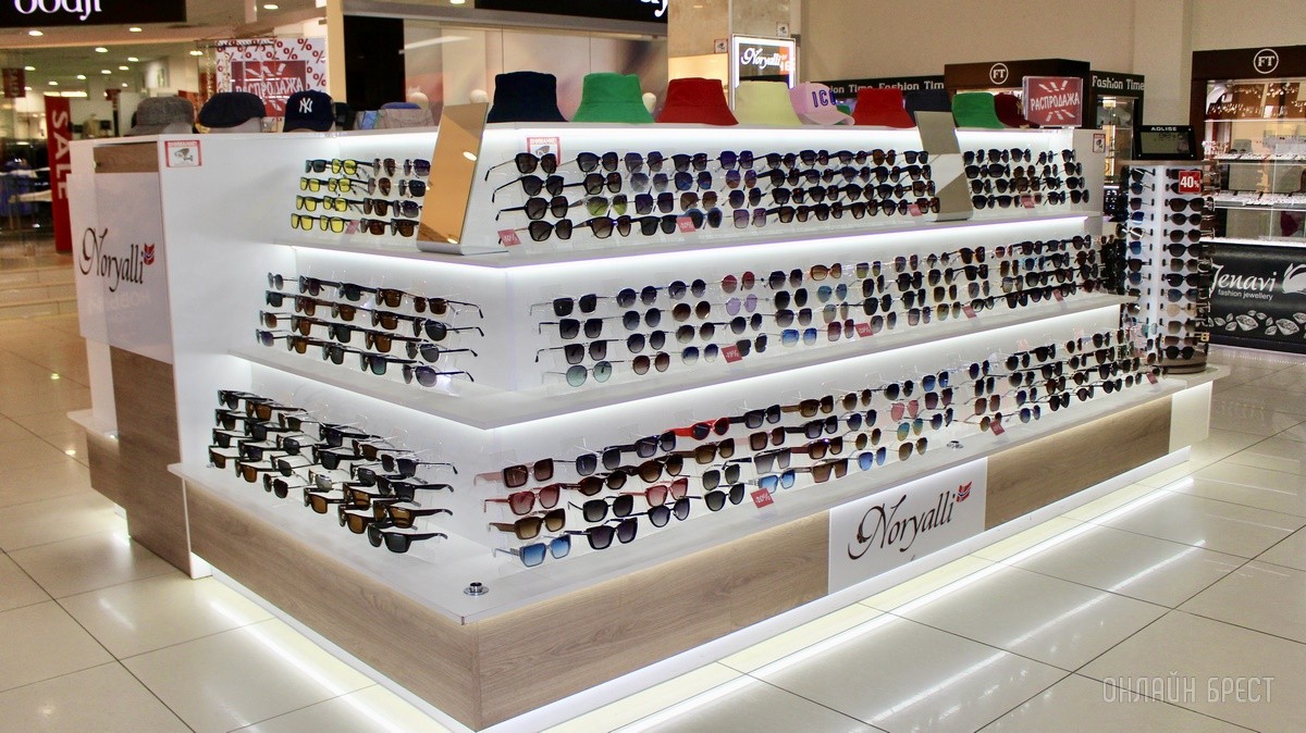 Распродажа солнцезащитных очков, кепок, шляп, панам и других летних головных уборов в магазинах «ШапОчкин» и «Noryalli» в Бресте