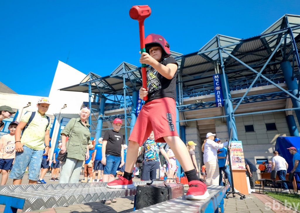 В Бресте открыли ЧМ по пожарно-спасательному спорту