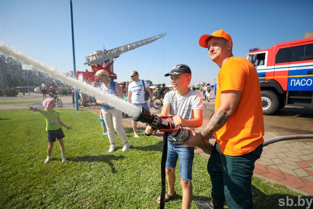 В Бресте открыли ЧМ по пожарно-спасательному спорту