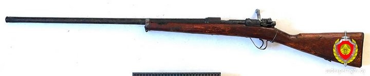 Брестчанка нашла в старом доме оружие и больше сотни патронов