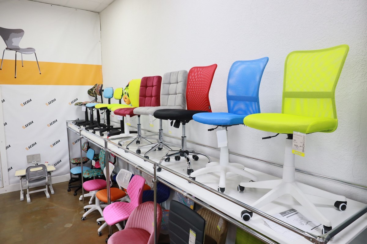 Забирай мебель сейчас, а плати потом в дискаунтере мебели «AksHоme» на Вычулках!