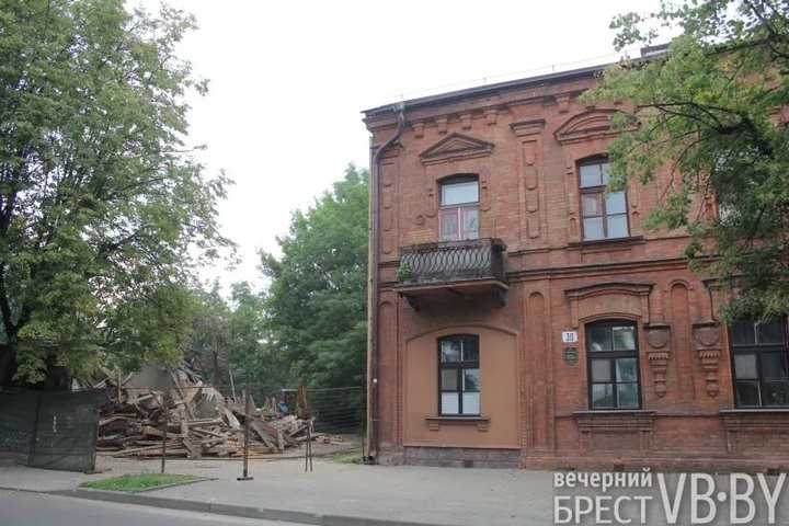 В бывшем «Итальянском квартале» Бреста сносят здание