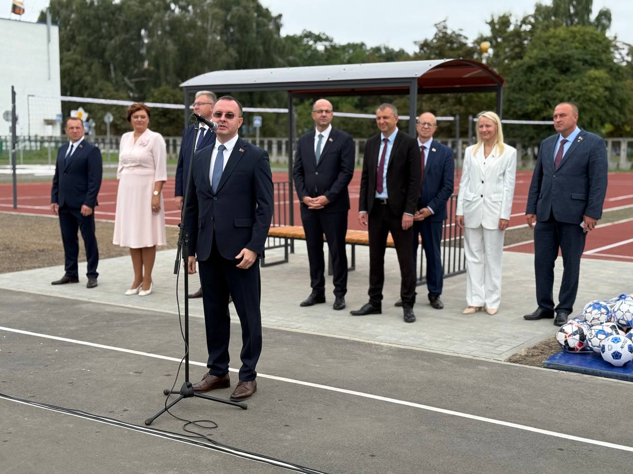 Первый звонок и новый стадион в брестской СШ №9