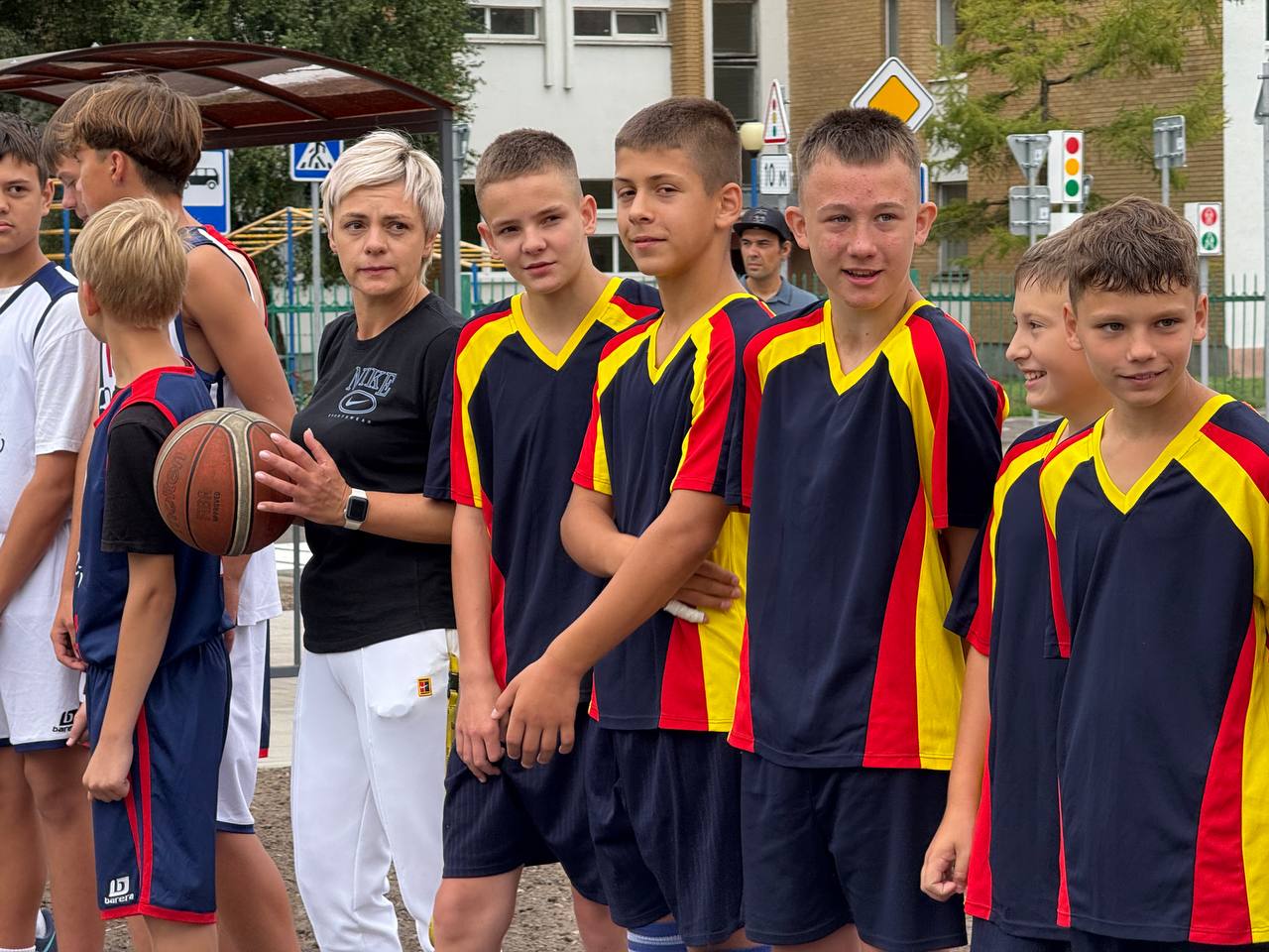 Первый звонок и новый стадион в брестской СШ №9