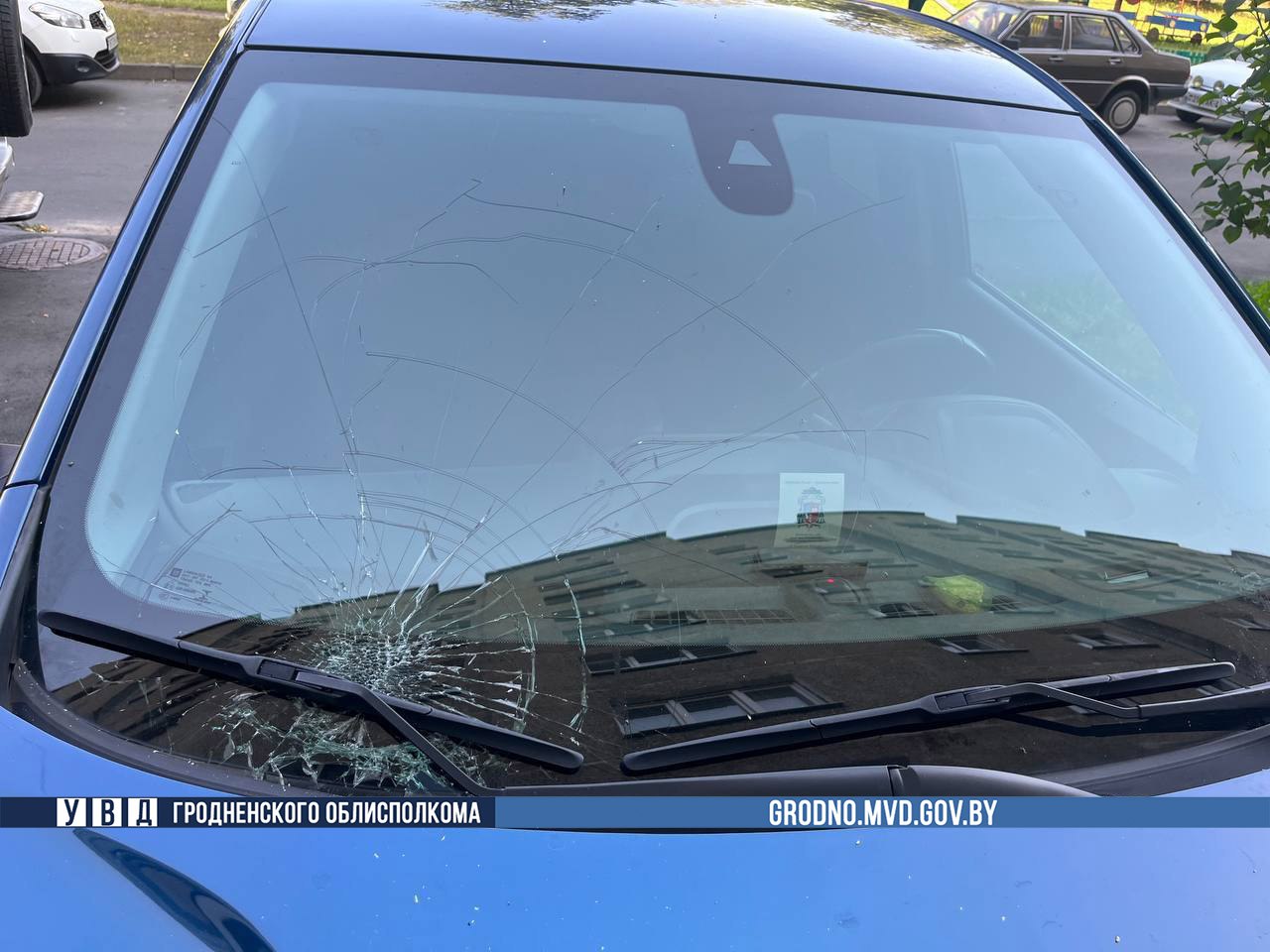 Белорус выбросил пакет в окно из многоэтажки — что было дальше