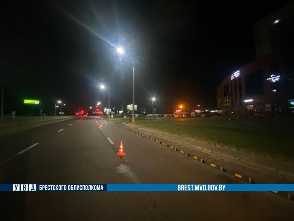 В Бресте опрокинулся мотоцикл Suzuki, водитель в больнице