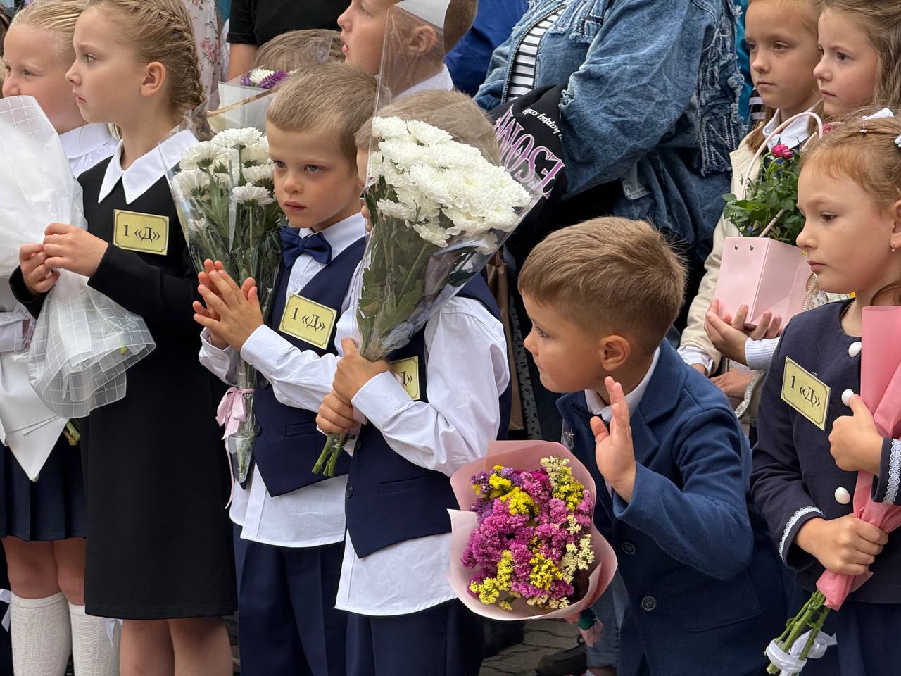 Первый звонок и новый стадион в брестской СШ №9