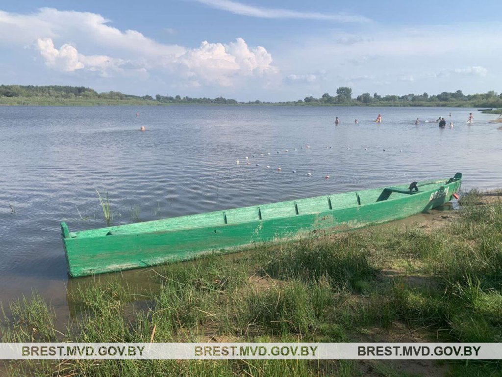 Отдых у озера в Пинском районе обернулся уголовным делом