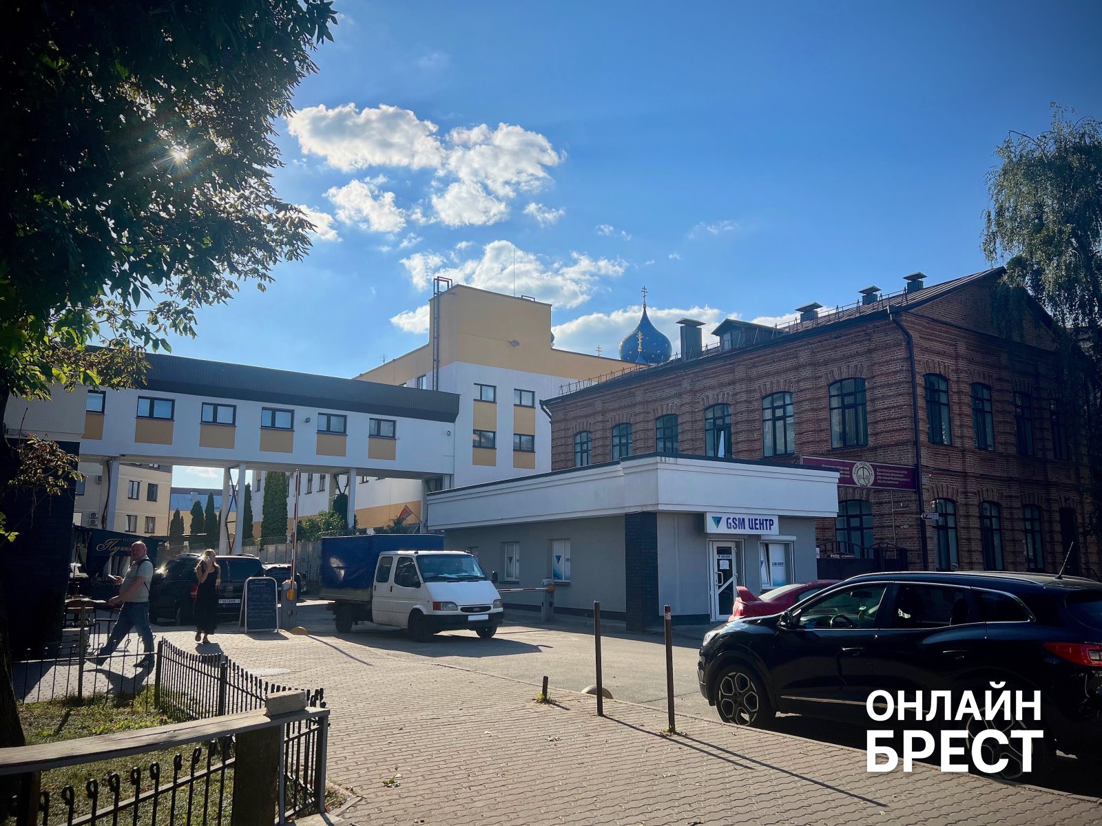 Где припарковаться в центре Бреста без нервов и вмятин: проверенное решение