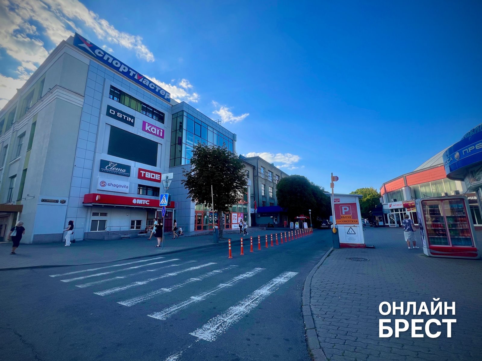 Где припарковаться в центре Бреста без нервов и вмятин: проверенное решение