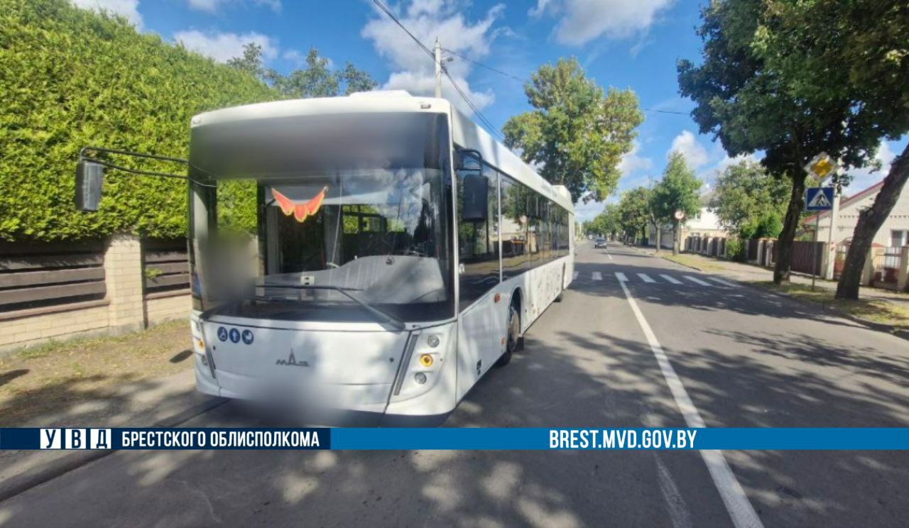 В Бресте женщина пострадала в городском автобусе. Как так вышло?
