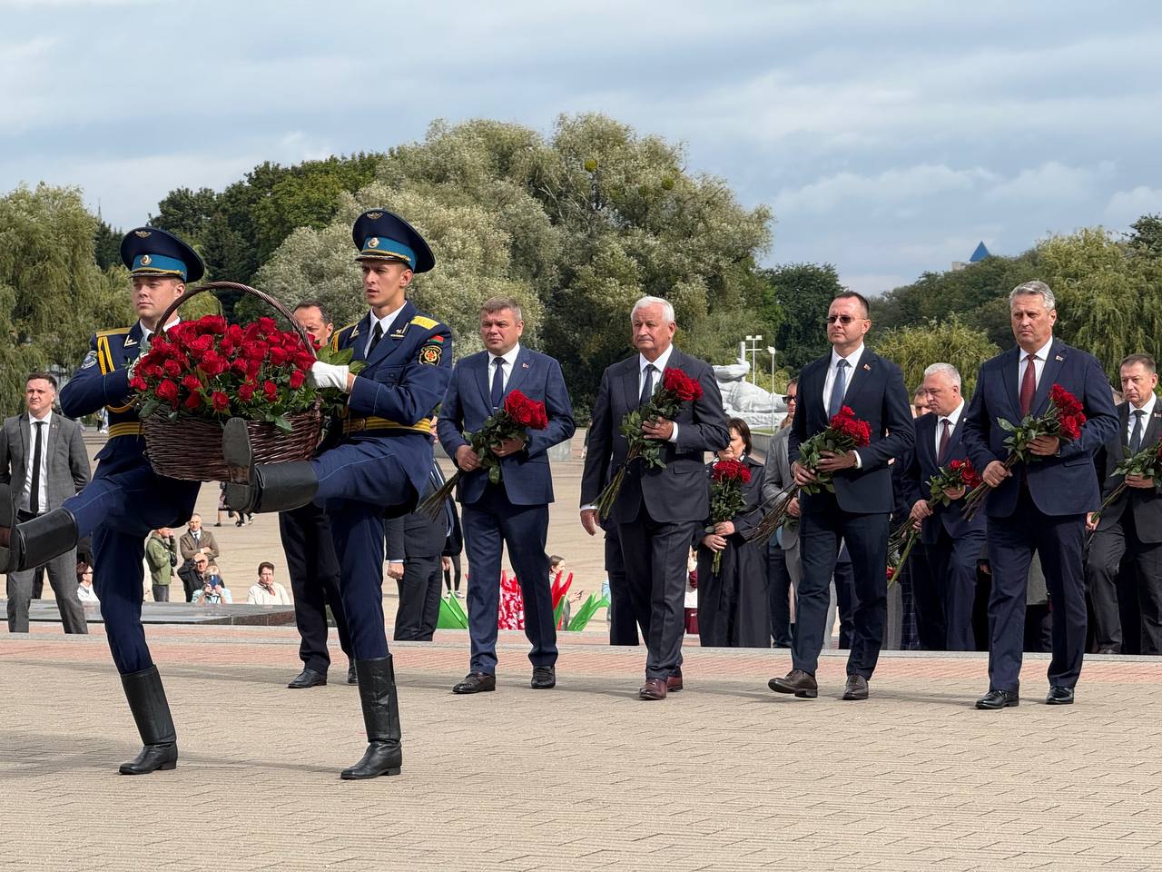 День машиностроителя в Бресте — видео фейерверка и другое