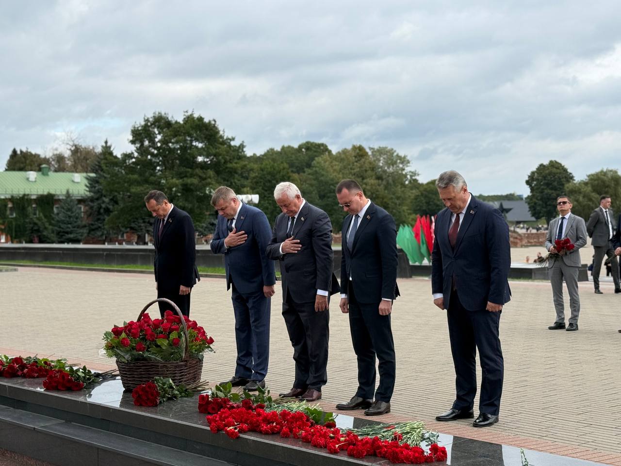 День машиностроителя в Бресте — видео фейерверка и другое