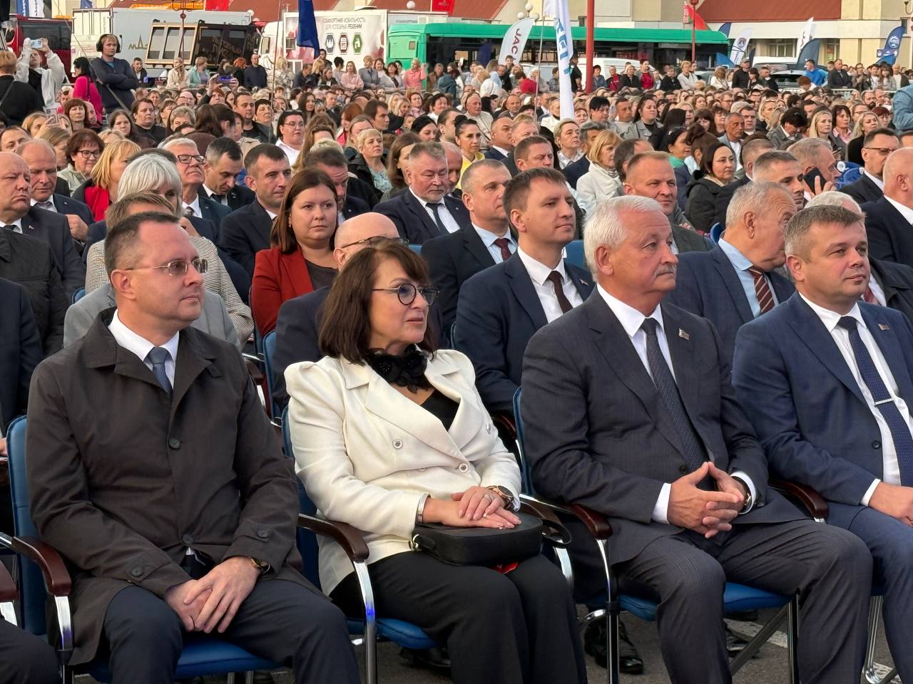 День машиностроителя в Бресте — подробности и видео фейерверка