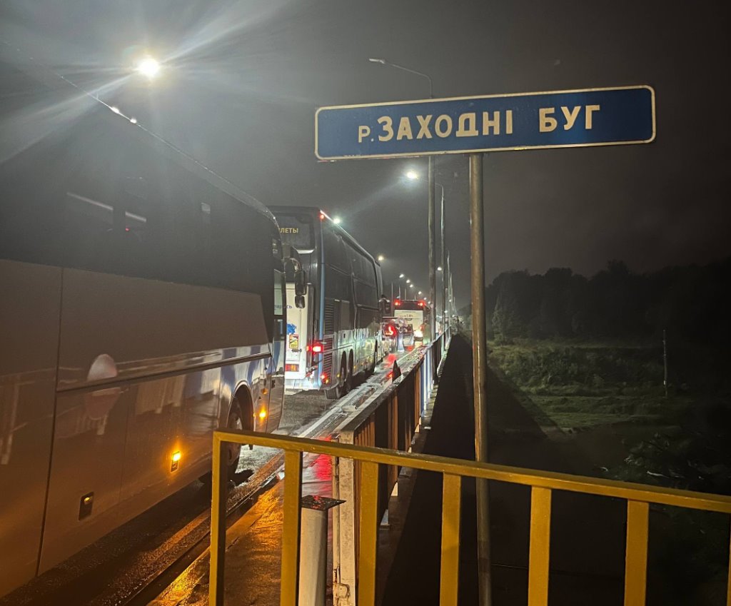 Через КПП «Брест» будет ездить меньше автобусов — как изменится маршрут в Польшу