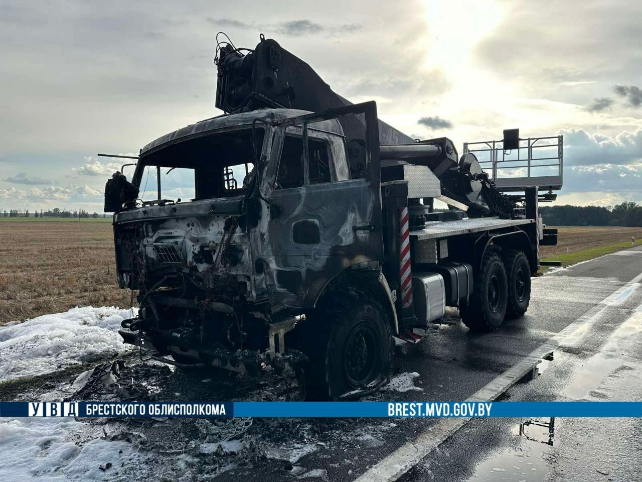 Грузовик в огне на трассе М1 под Брестом — есть видео