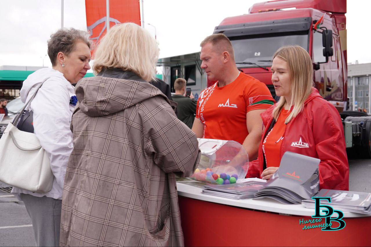 Масштабная выставка техники и множество развлечений. День машиностроителя празднуют в Бресте