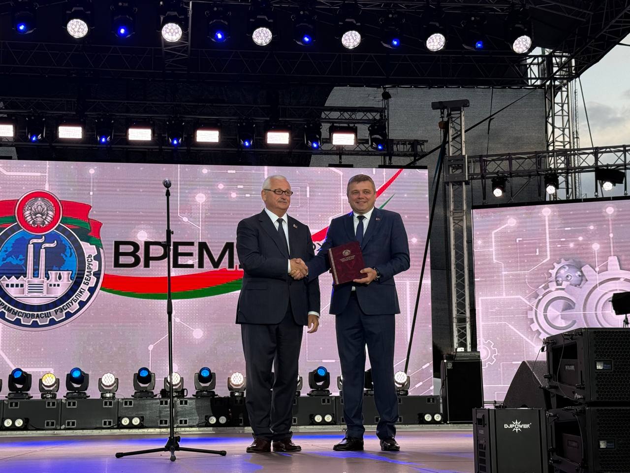 День машиностроителя в Бресте — подробности и видео фейерверка