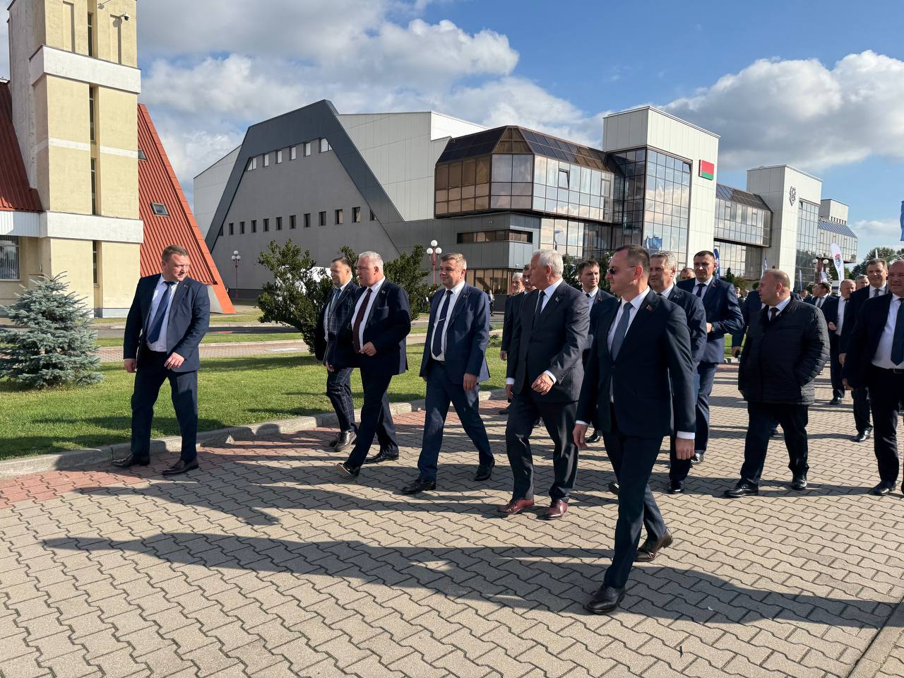 День машиностроителя в Бресте — видео фейерверка и другое