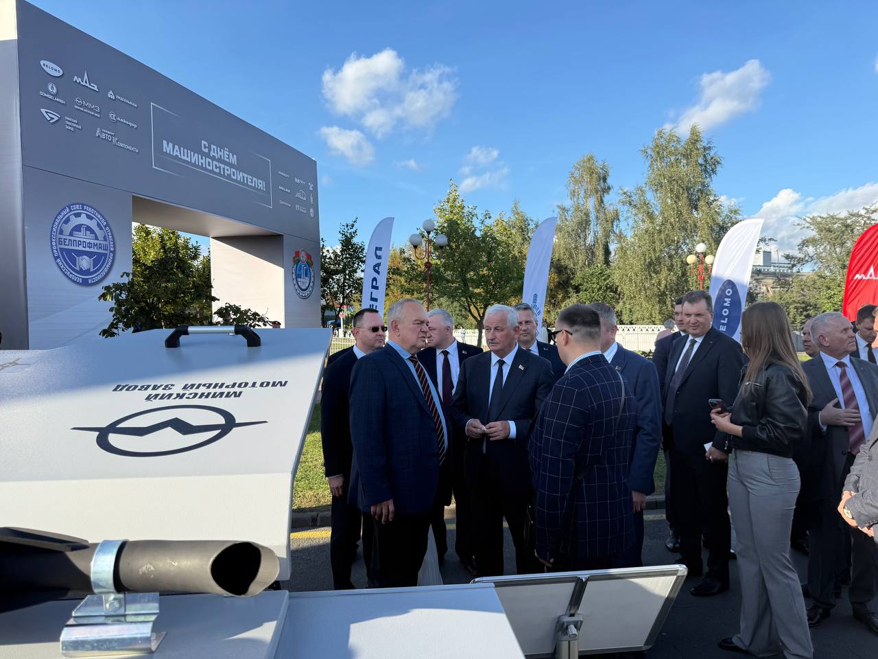 День машиностроителя в Бресте — видео фейерверка и другое