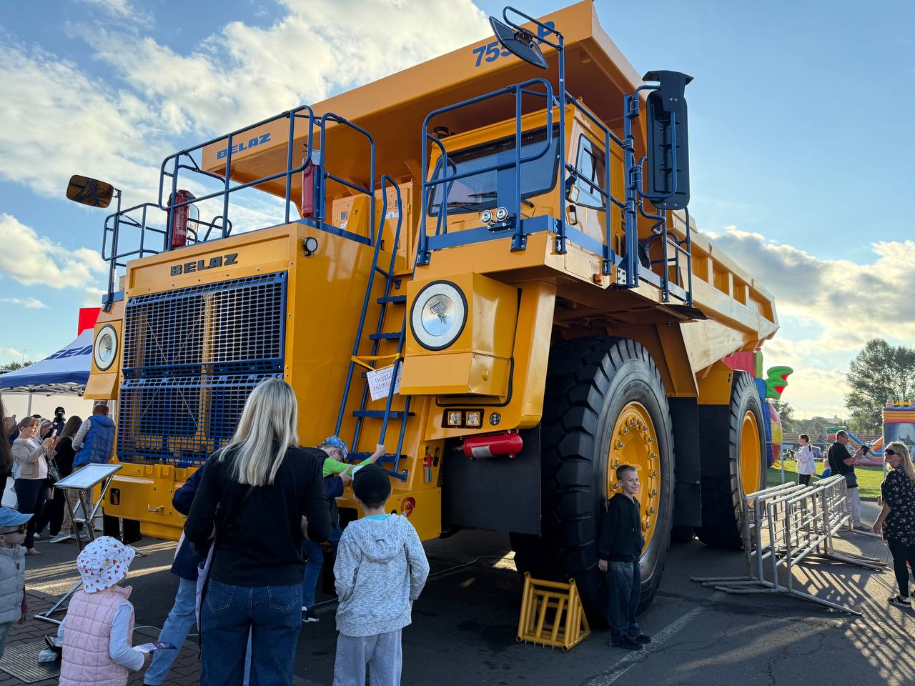 День машиностроителя в Бресте — видео фейерверка и другое