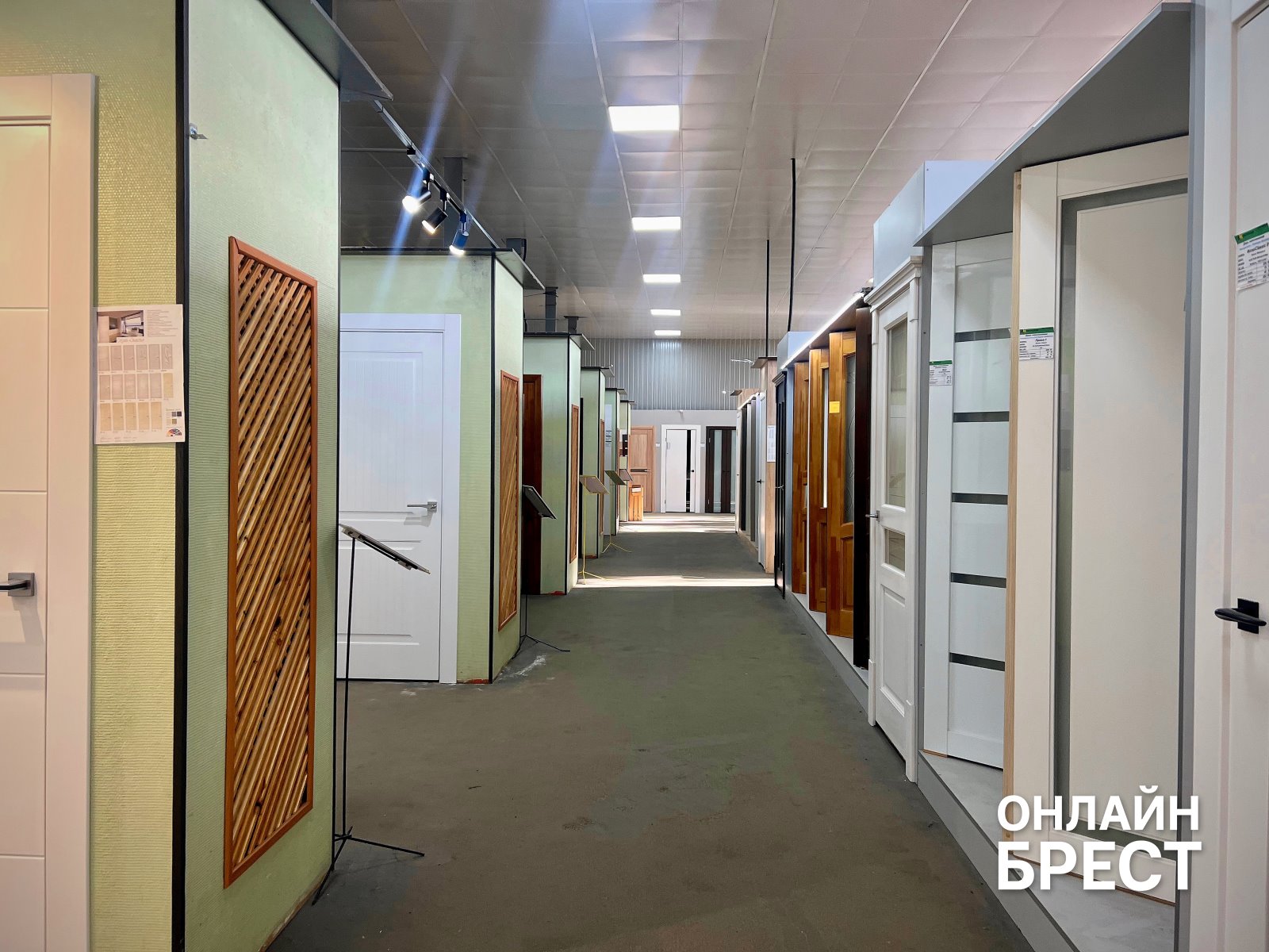 Двери, окна, мебель, кухни и большой зал РАСПРОДАЖ в «КонструкторБай» в Бресте